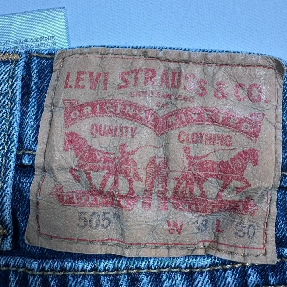 Levi's 505 Straight Leg Jeans Mens 38x30 Blue Denim Medium Wash Casual Classic